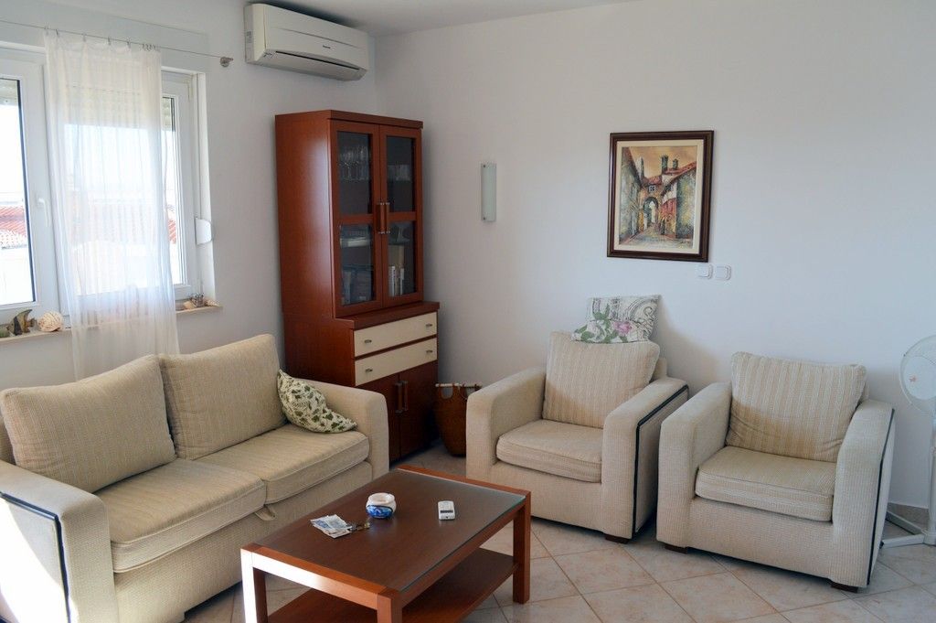 Wunderschönes Und Helles Schlafzimmer In Einer 2 Zimmer Wohnung